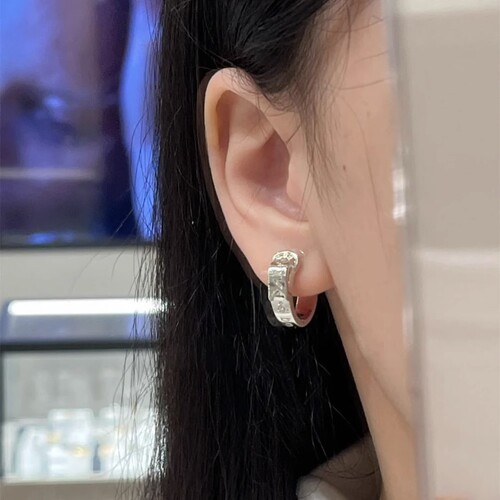 The Queen Mother's Saturn Belt Buckle Earrings Trendy Men's Niche Ring High-Quality Silver Plain Ring Versatile Earrings
