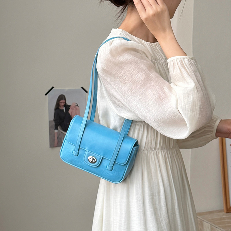 Top Grain Cowhide Leather Messenger Bag 2026 New Arrival Luxury Shoulder Small Square Bag Genuine Leather Versatile Niche Underarm Commuter Bag - Thumbnail 3