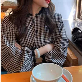法式气质格子衬衫女早秋2025新款复古洋气减龄百搭娃娃衫圆领上衣