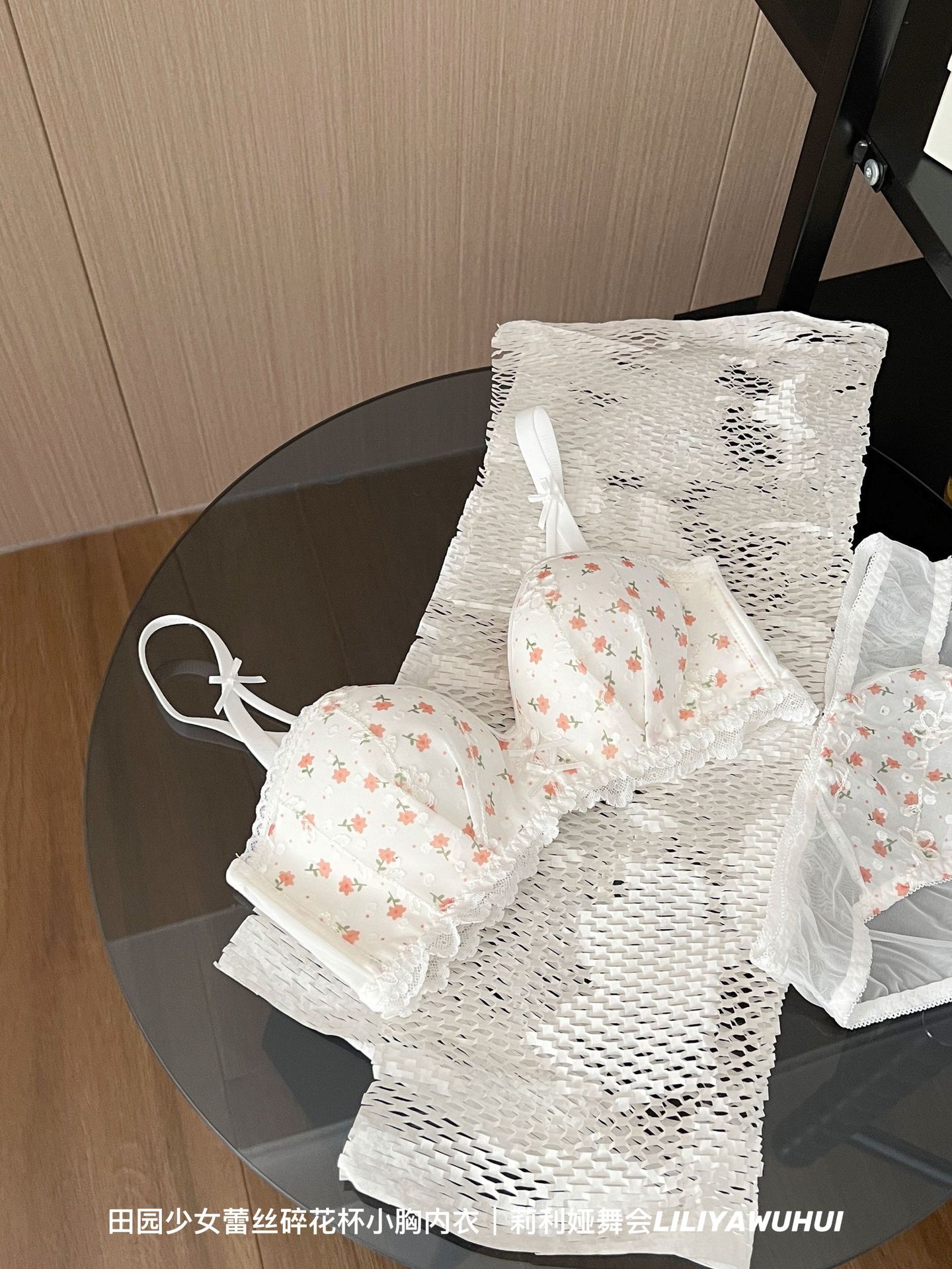 Venta directa de fábrica comercio electrónico transfronterizo Sudeste asiático Vietnam Tailandia damas francés pecho pequeño recogido sujetador floral