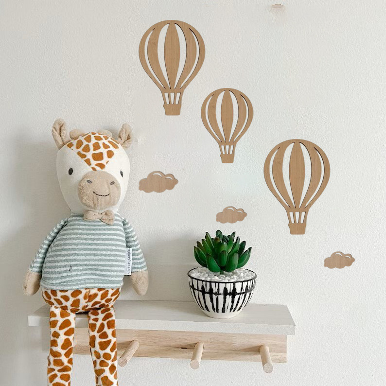 Adesivos de parede 3d em madeira balão de ar e nuvens_voghion.com