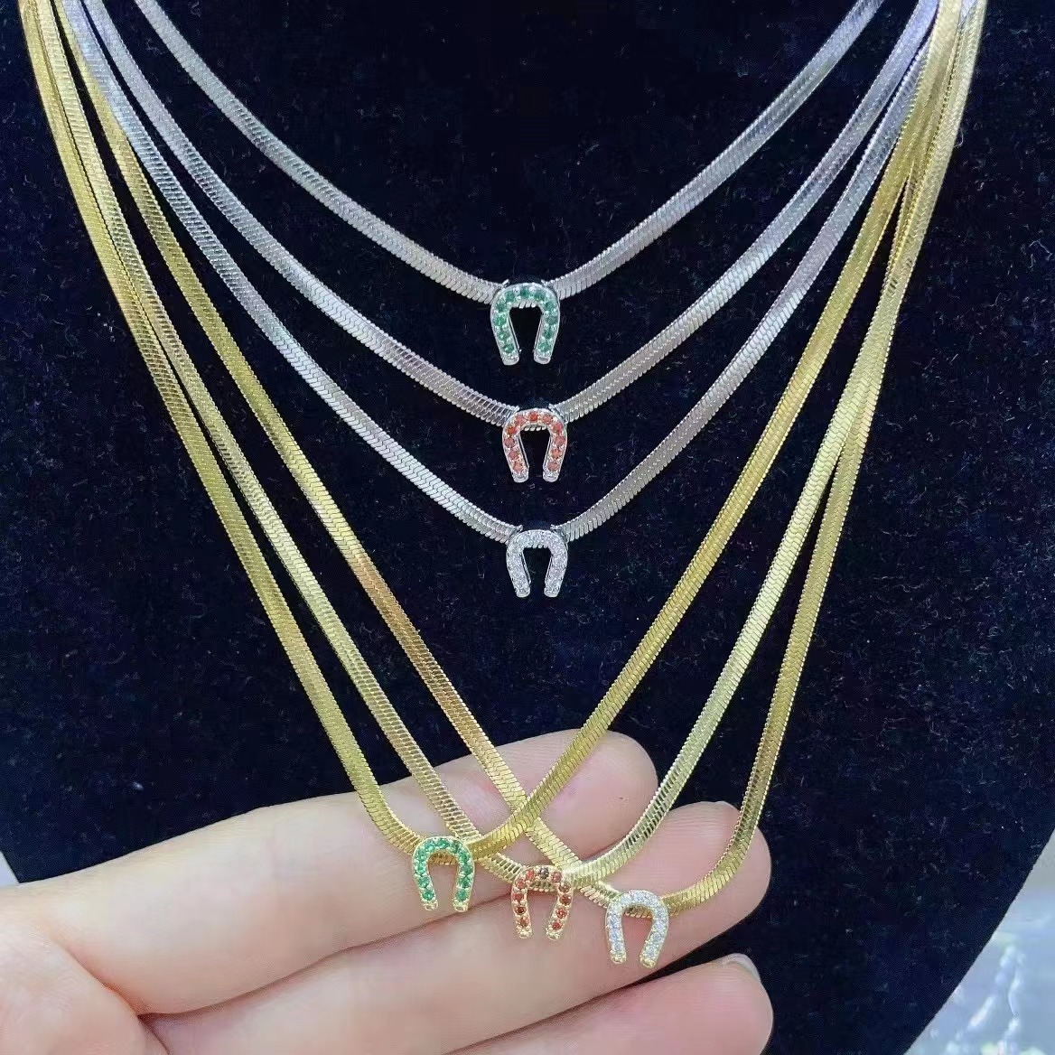 17g Weight Zircon Inlay Material Necklace Classification 1 Piece Quantity Fashion U Shape Copper Plating Inlay Zircon Necklace 1 Piece