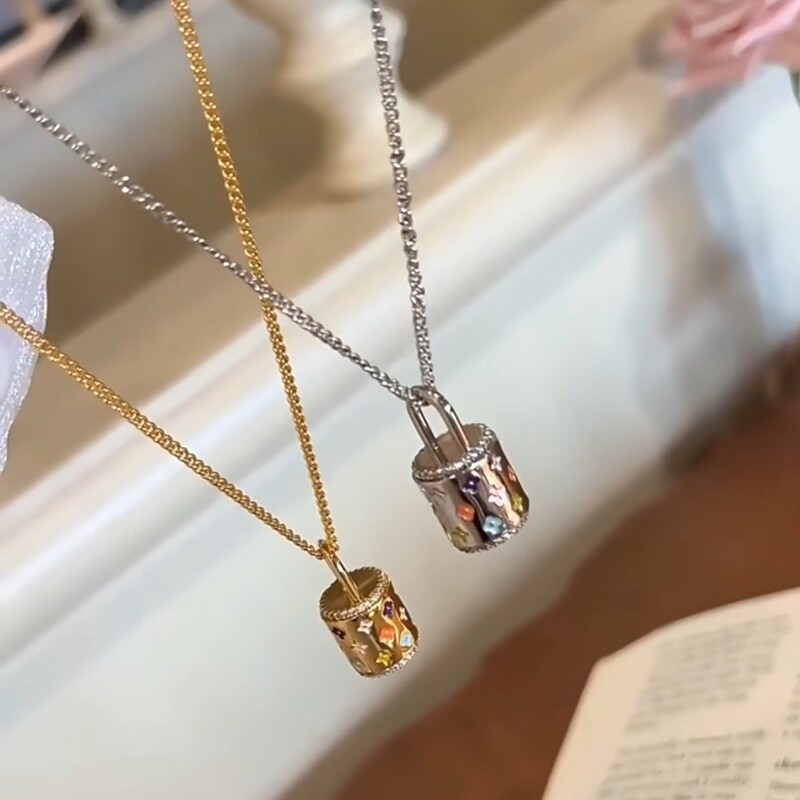 Vintage Retro Style Gold and Silver Small Handbag Lock Pendant Necklace New Personality Design Small Chanel-Style Clavicle Chain