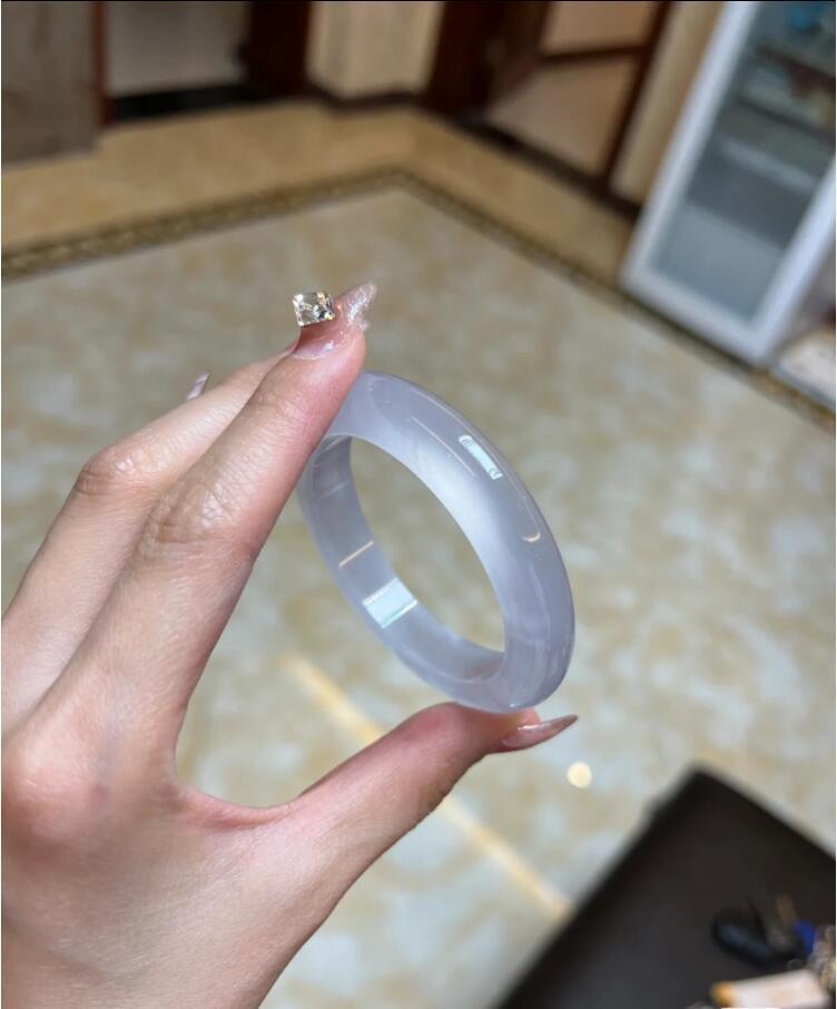 Vòng tay ngọc bích Miến Điện tự nhiên băng trong ánh trăng trắng, có giấy chứng nhận chi tiết 8