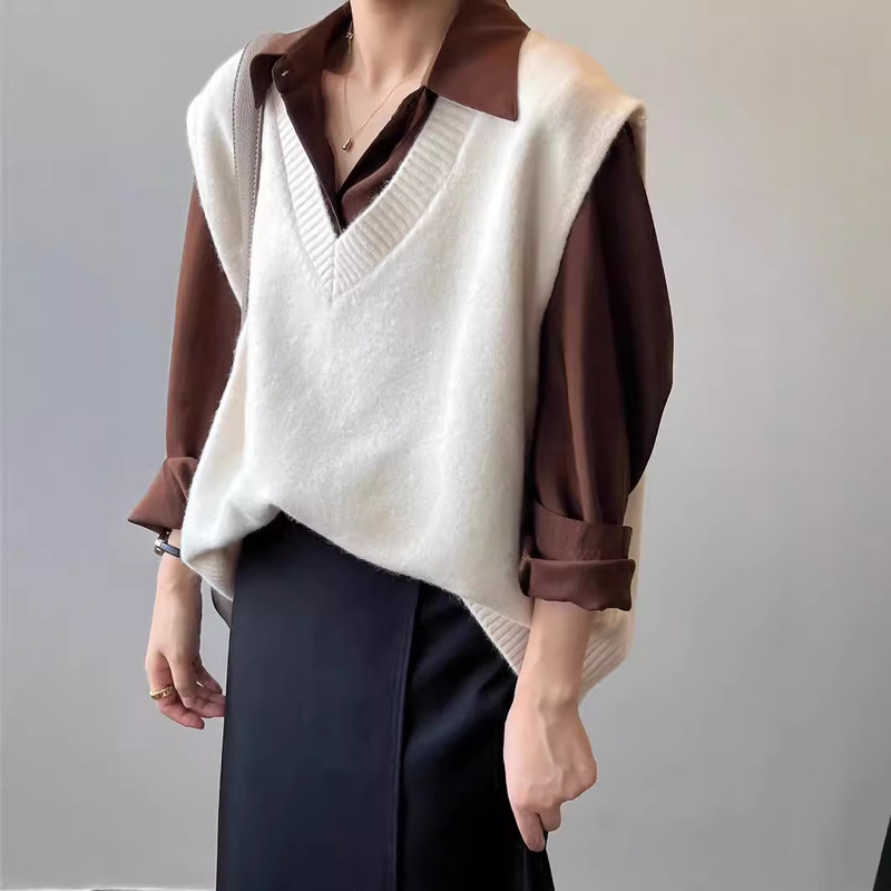Plus size V-neck pullover sweater vest women's autumn new Korean style loose fashion stacked sweater sleeveless vest Plus size V-neck pullover sweater vest women's autumn new Korean style loose fashion stacked sweater sleeveless vest