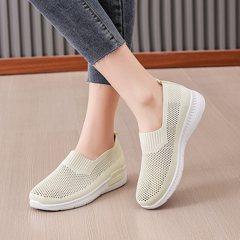 Весенний новый старый пекинский тканевая обувь женская обувь дышащая полая сетчатая повседневная спортивная обувь женская средняя и пожилая мама женская обувь