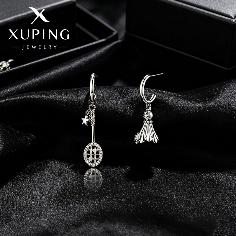 Xuping nicho estilo de personalidad AB orejas de bádminton aleación de cobre chapado blanco estilo punk moda joyas de moda mujer