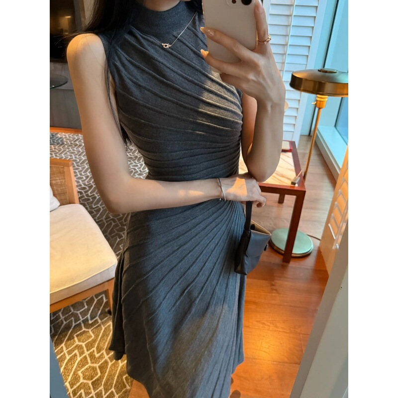 French-Style Gray Sleeveless Vest Dress for Women, Summer Style, Elegant, Slim-Fitting Long Dress French-Style Gray Sleeveless Vest Dress for Women, Summer Style, Elegant, Slim-Fitting Long Dress