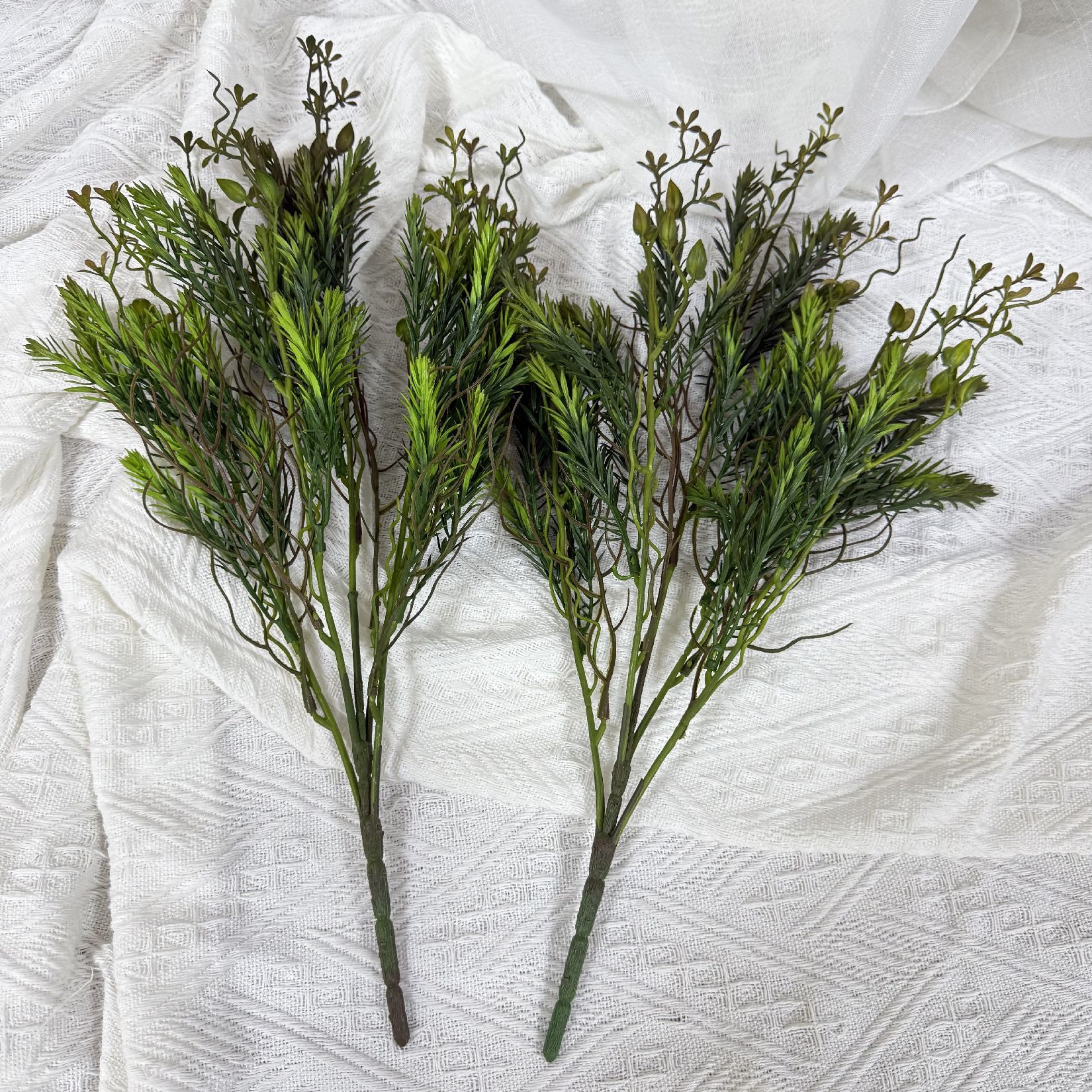 Nuevo modelo de plantación verde de boda floral de bosque 5 horquilla de mano mano de haz de accesorios de fotografía adornos decorativos para el hogar arreglos de flores plantas falsas