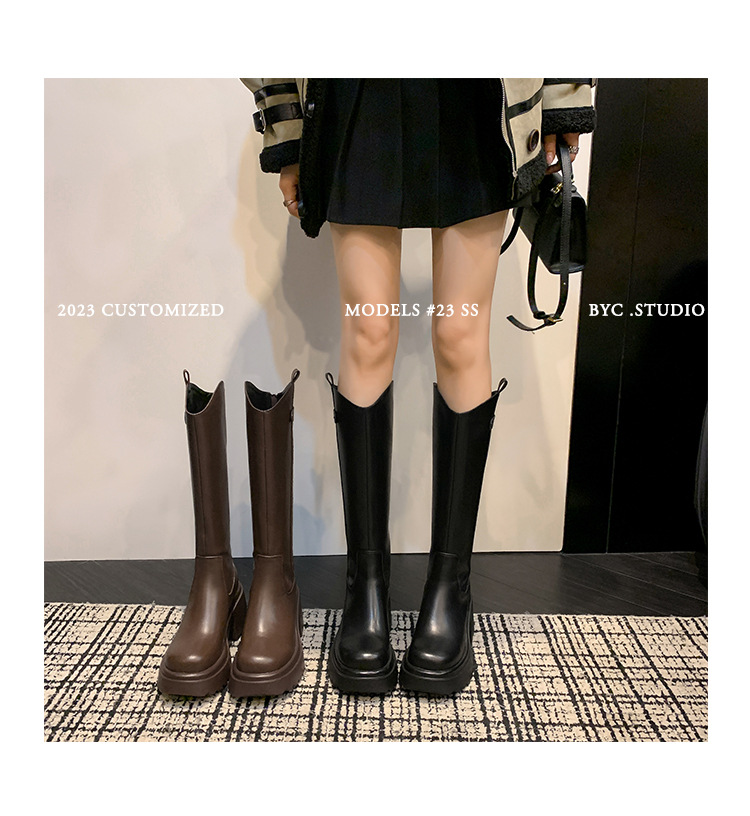 Boot nữ cổ cao mũi tròn gót vuông dày 9 cm, phong cách kỵ sĩ V-cut — Ống lớn màu nâu sẫm lót một lớp chi tiết 23