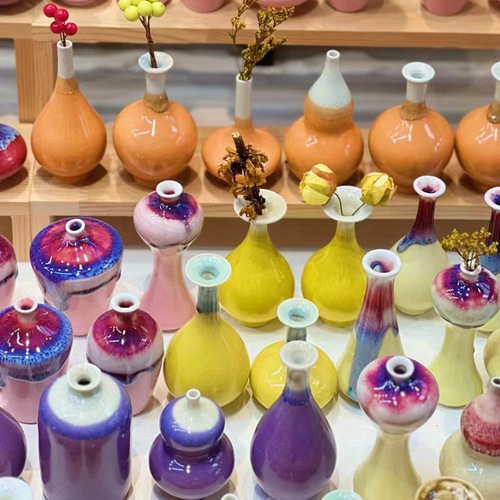 Biscuit Vase with Small Flowers - Ceramic with a High-End Instagram Style, High-Quality Flower Vase, Cultural and Creative Market Ornament, Decorative Accessory, Handicraft