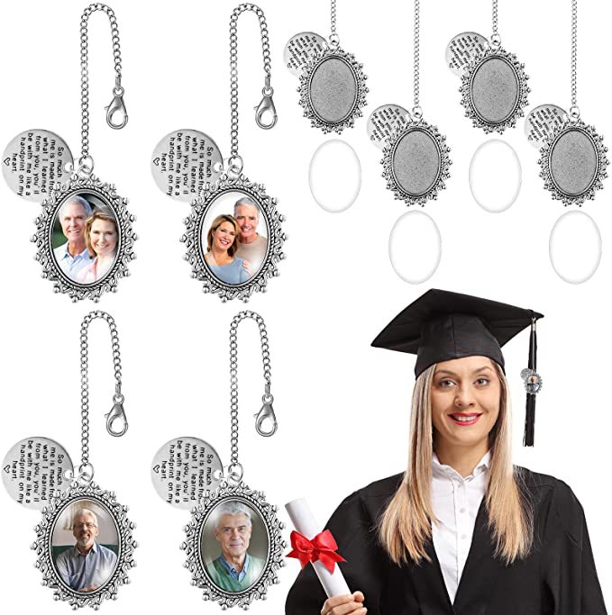 Commemorative pendant with tassels