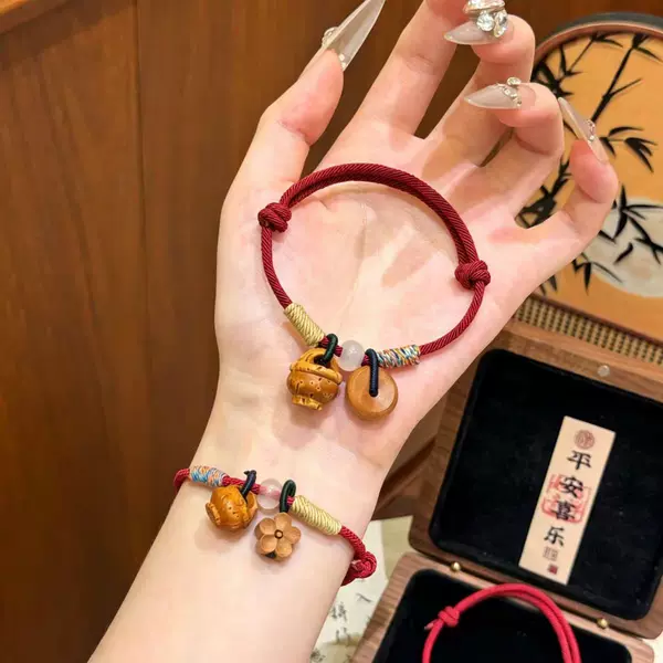 Peach wood bracelet, peach wood hand rope, unisex, zodiac year gift for best friends, protective bracelet, women's gift, original Chinese style