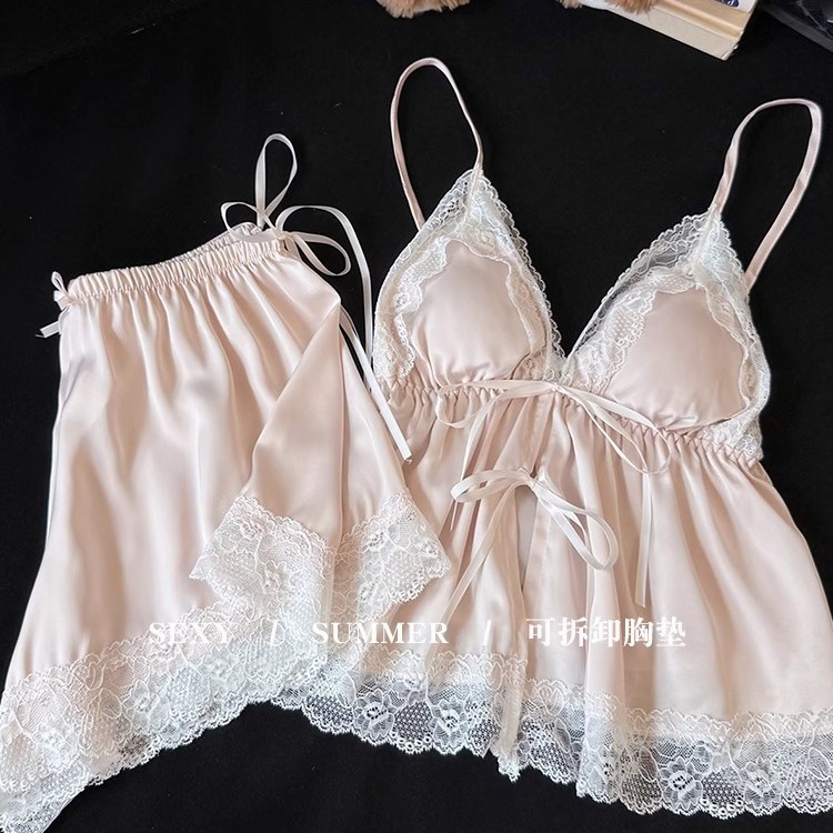 가슴 패드가있는 순수한 욕망 스타일 핑크 투피스 잠옷 레이스 순수한 욕망 짧은 스커트 서스펜더 잠옷 여성 여름 얼음 실크