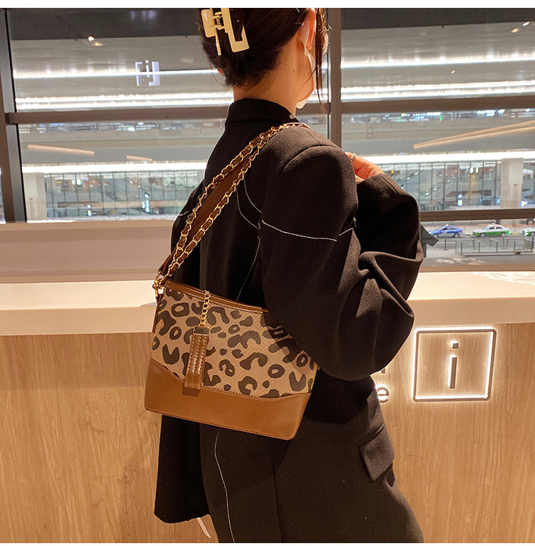 Bolso Pequeño De Otoño E Invierno Nuevo Bolso De Mensajero Bolso De Hombro De Un Solo Hombro Con Estampado De Leopardo De Moda display picture 11