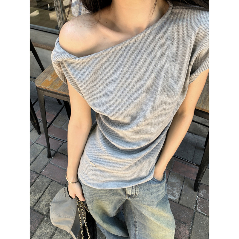 Waffle Kink Oblique Collar Open Shoulder Slimming Embroidered Texture Sweater Women's 2025 Summer Short-sleeved Hot Girl Top Waffle Kink Oblique Collar Open Shoulder Slimming Embroidered Texture Sweater Women's 2025 Summer Short-sleeved Hot Girl Top