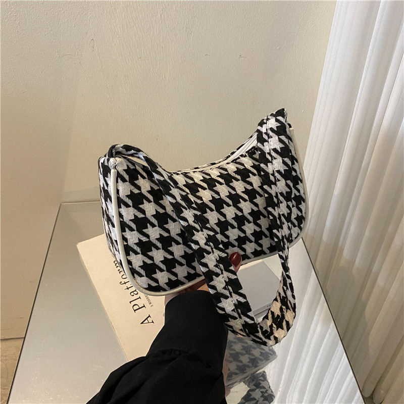 Women's Small Canvas Houndstooth Fashion Square Zipper Underarm Bag display picture 5