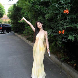 法式仙女超仙海边度假长裙垂坠感廓形吊带裙肌理感印花晕染连衣裙