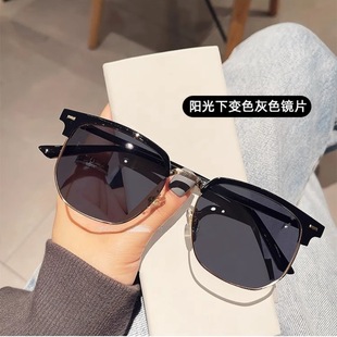 �n����׃ɫ��ҕ���RŮ�W�tͬ��r�аٴ�������R���{��͹Ž�ҕ