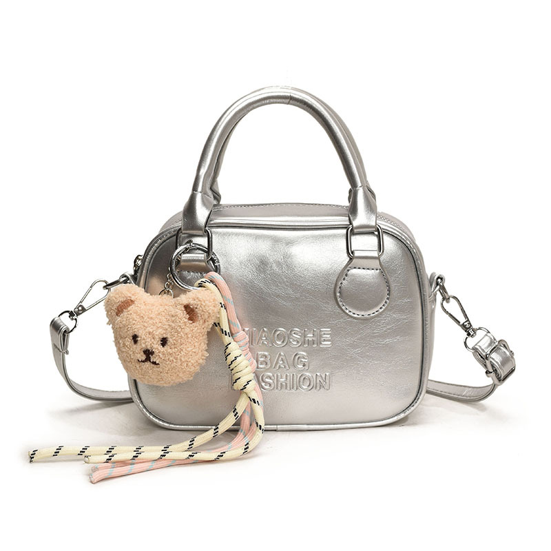 Tendencia nicho bolso de bolos de mano para mujeres 2025 nuevo estilo extranjero bolso de hombro universal bolso de moda de alta calidad