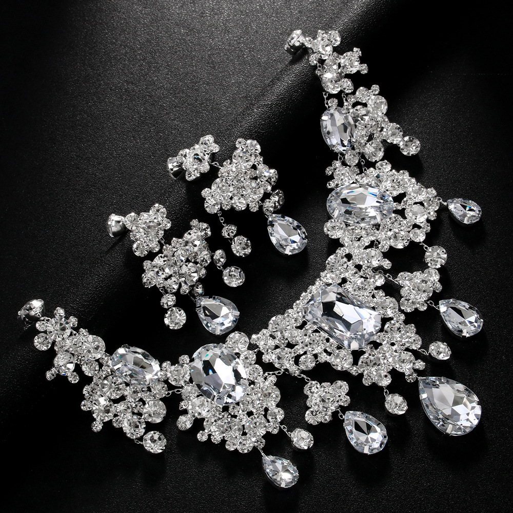 AliExpress Hot Gote Jewelry Set Exageración Aretes de diamante Accesorios Claviculares Set de Joyería Mujer