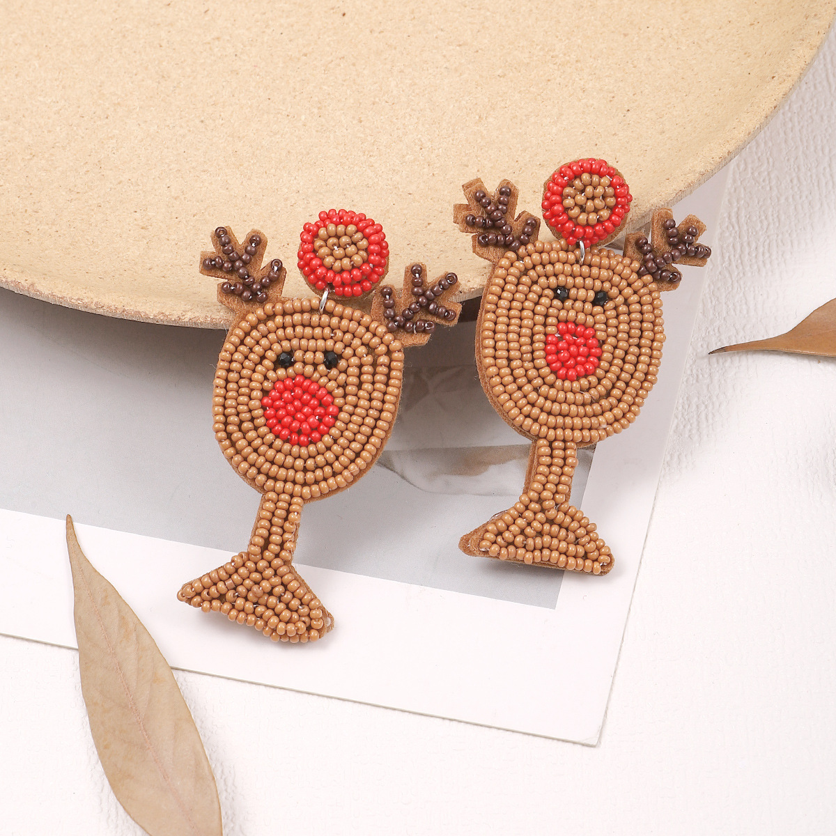 Lindo Alce Cuenta De Semillas Navidad Mujeres Aretes 1 Par display picture 3