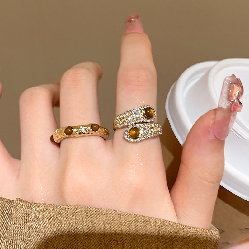 Maillard Tiger Eye Stone Zircon Ring for Women, Autumn New Light Luxury High-End Index Finger Ring, Fashionable and Unique Ring