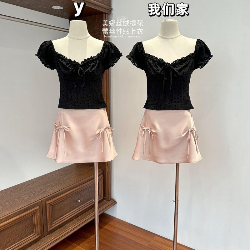 Spicy Girl Set: French Black Lace-Trimmed Short-Sleeved Top, New Summer Style, Versatile High-Waisted Mini Skirt, Two-Piece Set