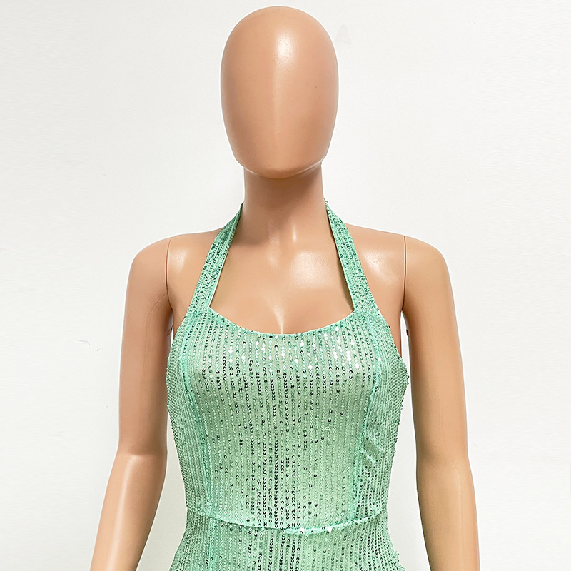 Cocktailjurk voor dames met split pailletten en halterstijl_voghion.com