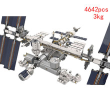 �羳�����ֻ�MOC-93305С����ƴװ��ľ��ߴ���ս��DIYģ�Ͱڼ�