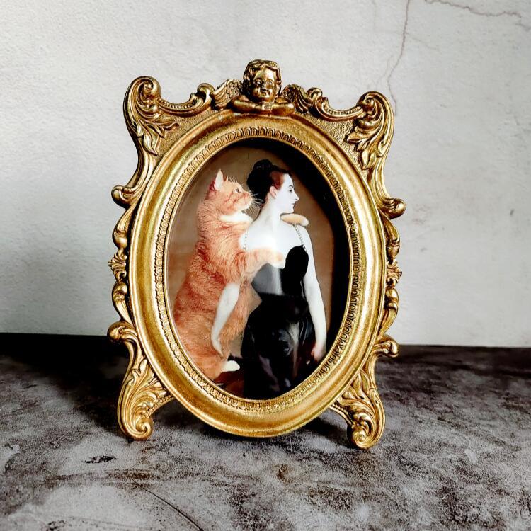 Retro wall photo frame for bedroom