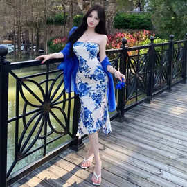 【有胸垫】【带披肩】青花瓷蓝色印花无袖抹胸连衣裙中长款包臀裙