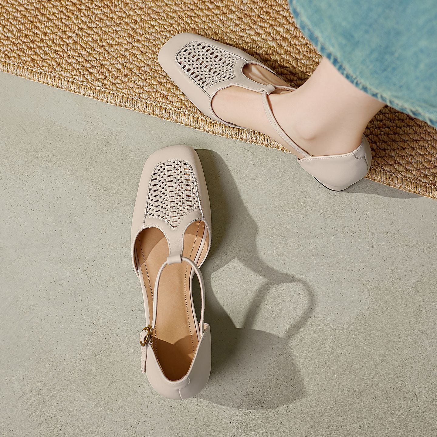 Sandal nữ da cừu thấp gót dệt vintage bít mũi quai chữ T — màu trắng ngà