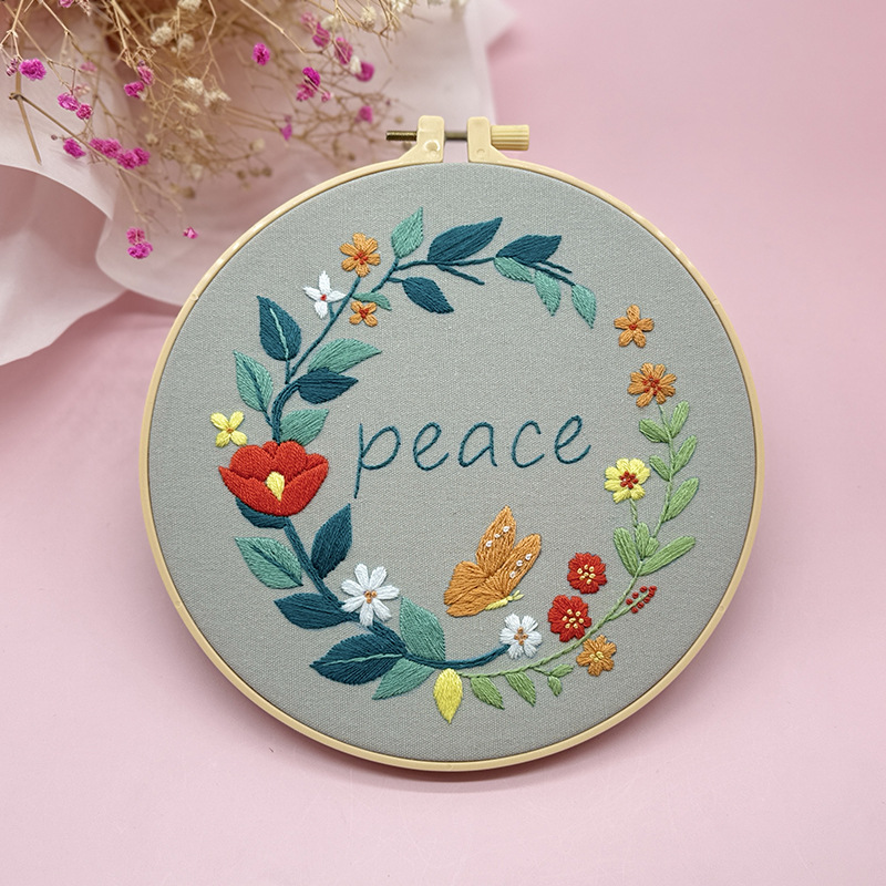 Pintura colgante hecha a mano Paquete de material de bricolaje de flores y plantas bordadas en inglés Serie de mariposas de flores bordadas en 3D Lu Pintura básica para principiantes