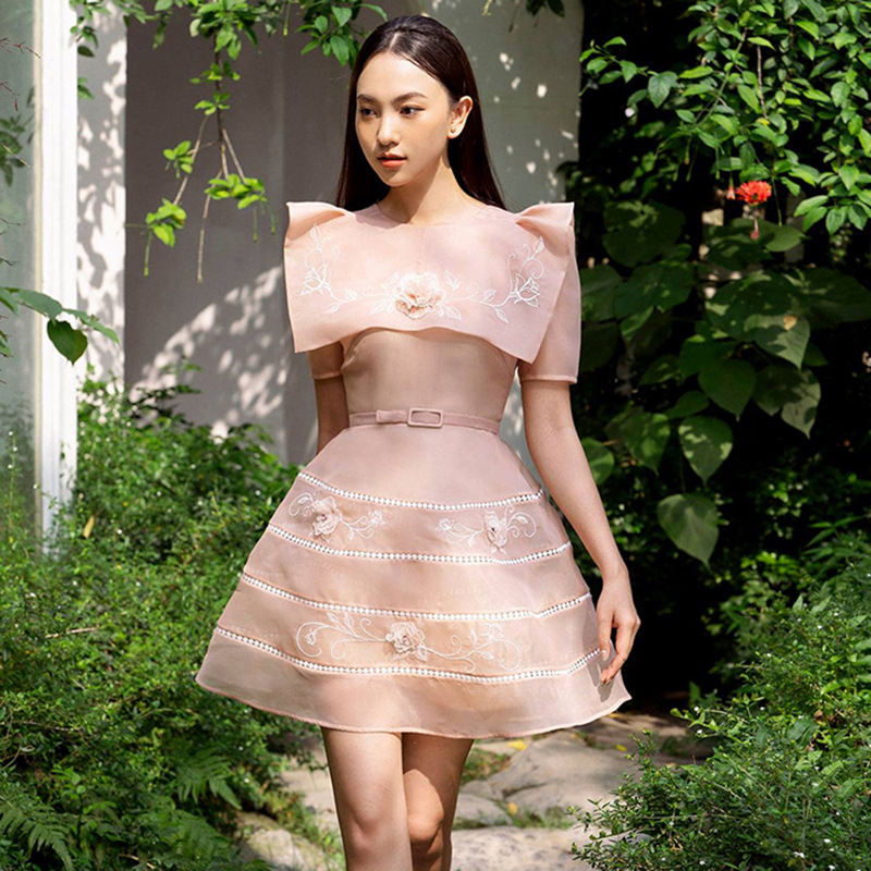 越南小众设计师2024夏季新款欧根纱方领质感百搭名媛连衣短裙9914