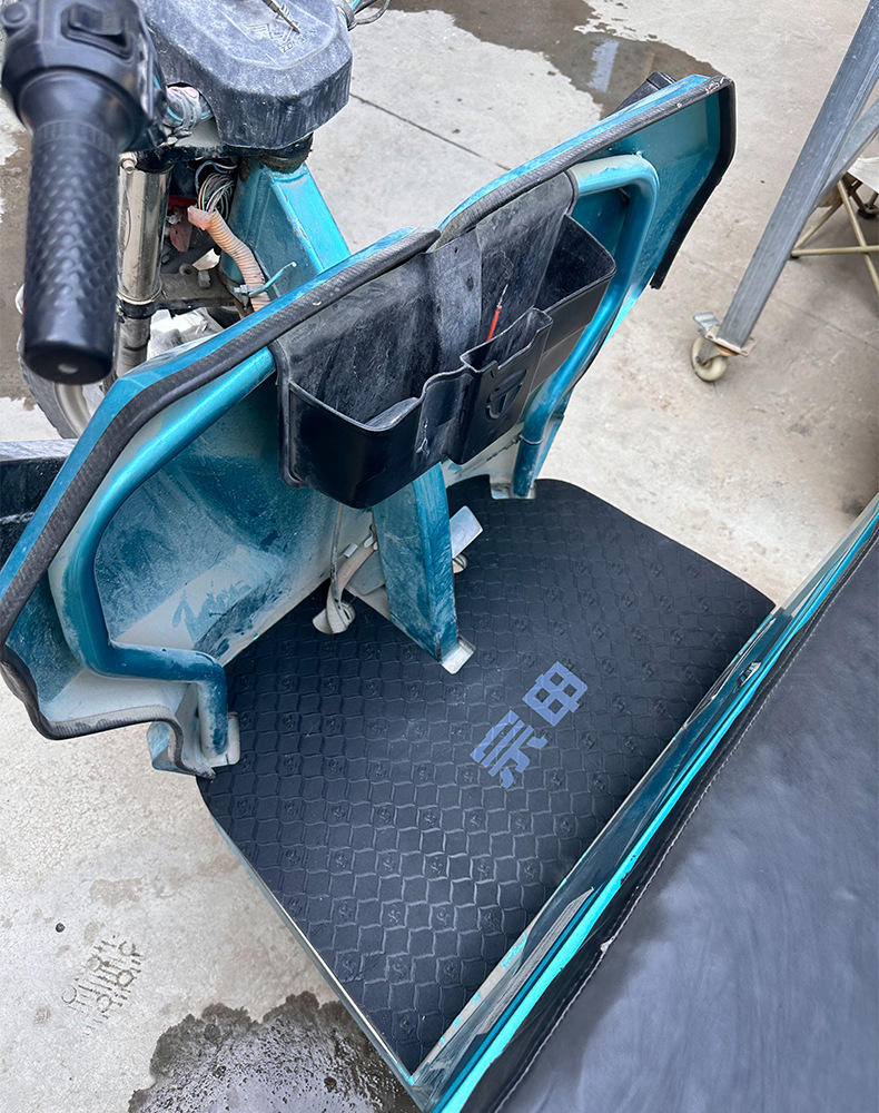 The New Model Is Suitable for Zongshen Electric Tricycles, Featuring Wear-Resistant and Non-Slip Foot Pads, and Electric Tricycle Footrests