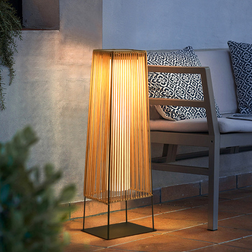Solar-powered outdoor courtyard lights, floor lamps, waterproof lawn lights, and trendy decorative fixtures for villa gardens and small courtyard spaces.