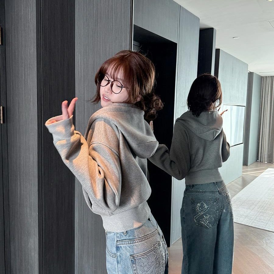灰色短款拉链卫衣外套女春秋大衣内搭早秋季连帽开衫宽松上衣穿搭