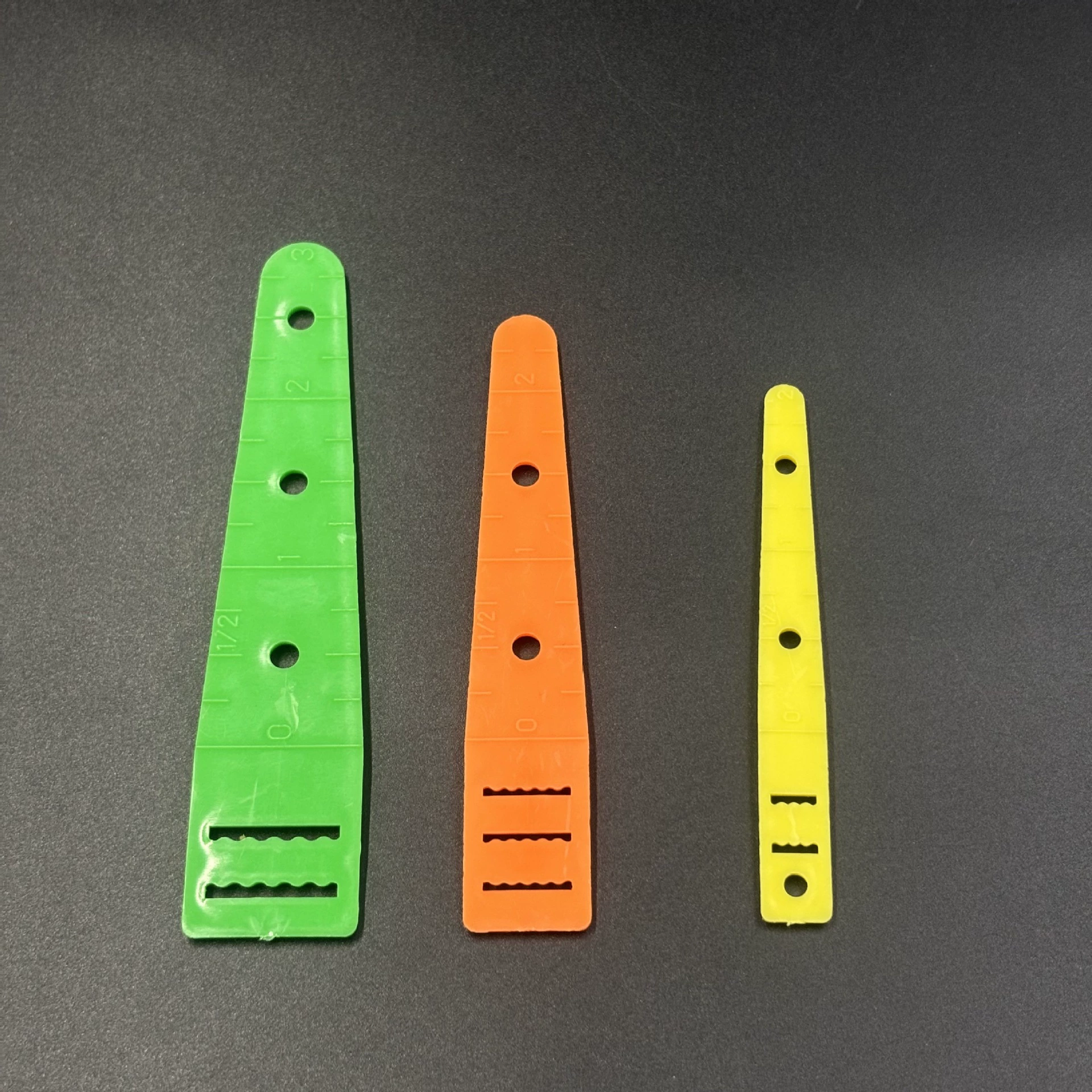 3-цветный инструмент для нанизывания ниток для нанизывания резинок, нанизывания тонких веревок, полосок для плетения сухожилий, лоскутного шитья, простой инструмент для нанизывания веревки.