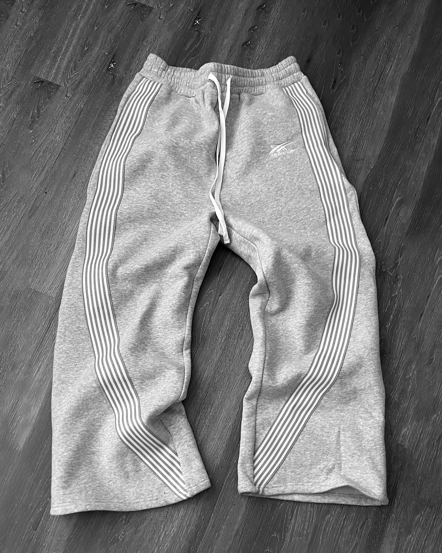 Vintage Y2k Retro Side Stripe Jogger Pants For Men And Women_voghion.com