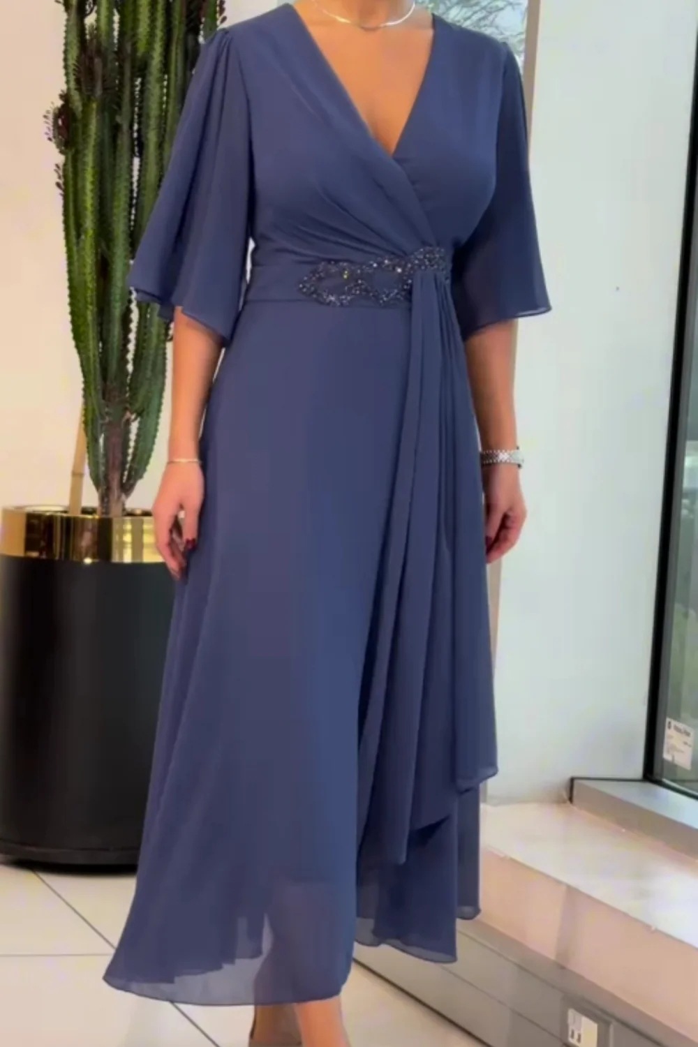 Women's V Neck Pleated Long Dress Solid Color Fashionable Design_ecoleips.com