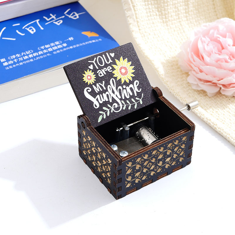 Caja de música de madera Caja de música de manivela tallada vintage Caja de música de madera Impresión en color UV transfronteriza Eres mi sol