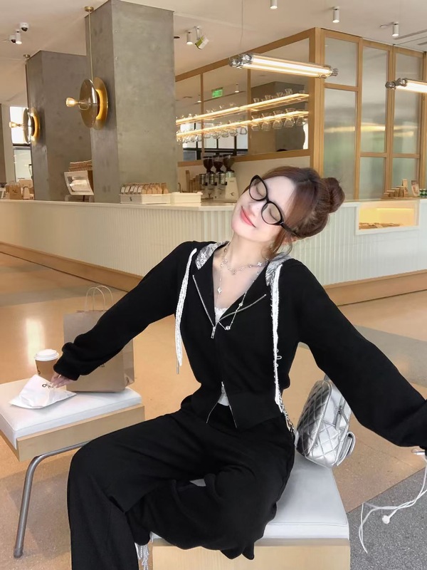 Q女家登机套装/蕾丝卫衣连帽外套卫裤半裙套装巨好看的早秋一整套|undefined