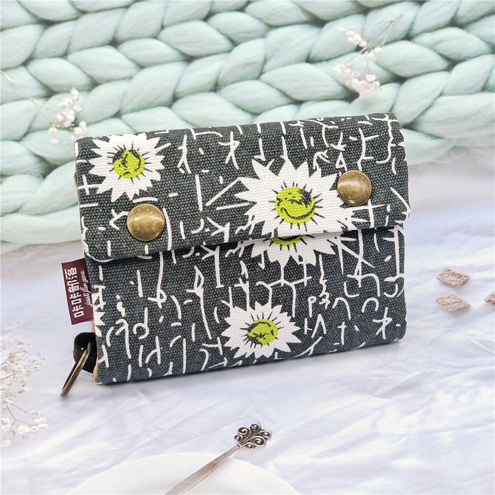 Gray Daisy-30% off wallet
