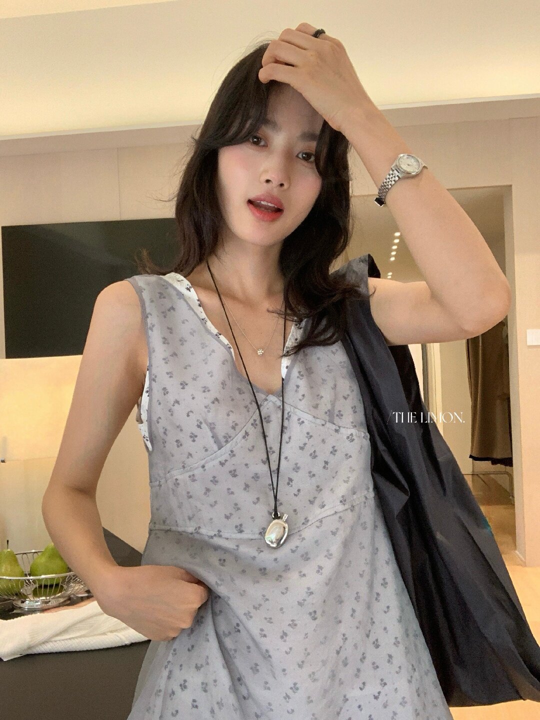 Đầm suông nữ cổ V họa tiết hoa tay loe phối ren — màu cam, màu xám chi tiết 10