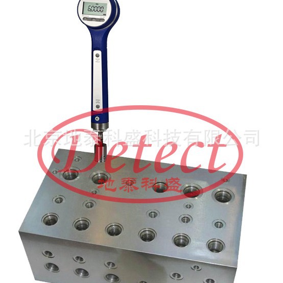 活塞销孔测量 电子塞规 高精度液压阀块筒内孔直线度和直径测量