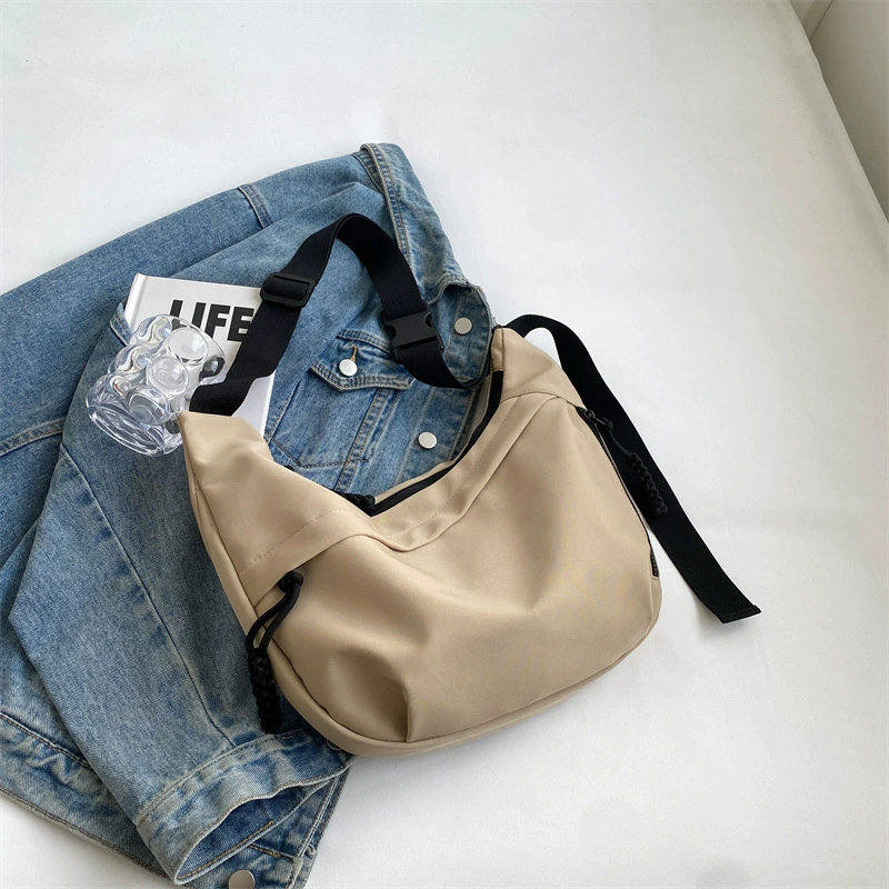 Capacious shoulder bag for leisure, trend one-shoulder bag