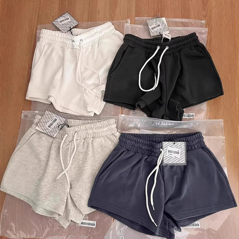 American-Style Casual Sports Pants for Women, New Summer Model, Slim Fit for Petite Figures, Suitable for Home, Running, Fitness, Student Wide-Leg Shorts American-Style Casual Sports Pants for Women, New Summer Model, Slim Fit for Petite Figures, Suitable for Home, Running, Fitness, Student Wide-Leg Shorts