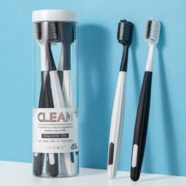 牙刷;舌苔清洁器;牙签、牙线