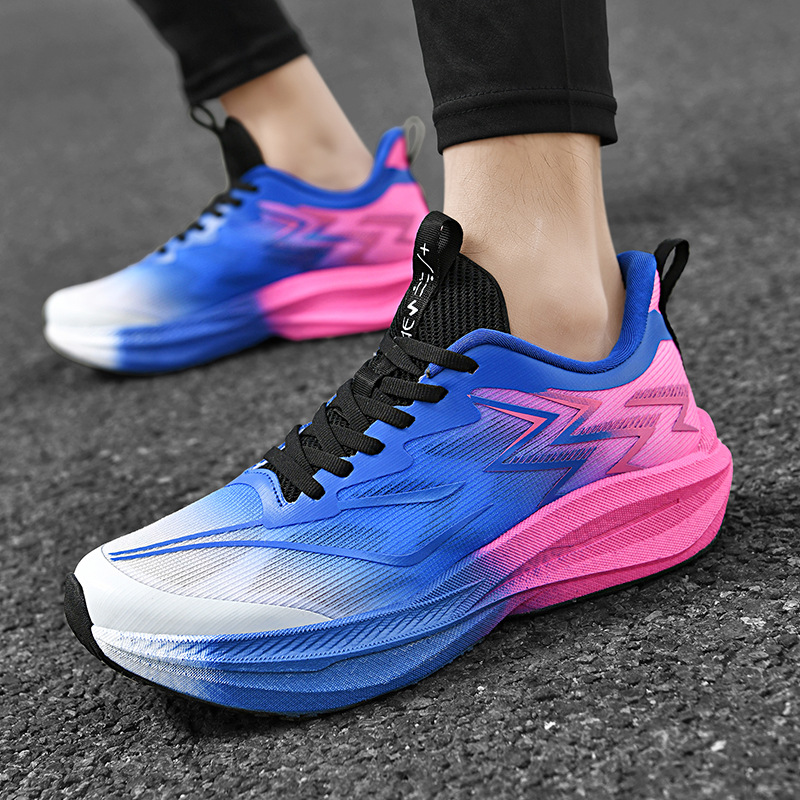 2025 nuevas zapatillas para correr de carreras transpirables con superficie de malla de tejido volador para hombres y mujeres, zapatillas de deporte casuales antideslizantes resistentes al desgaste y resistentes a los golpes